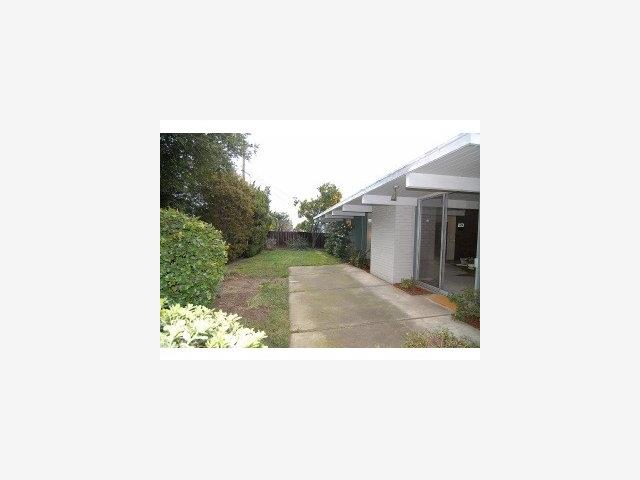 6073 Bollinger Road Cupertino, CA 95014 - Photo 6 of 9 Gallery Image 6