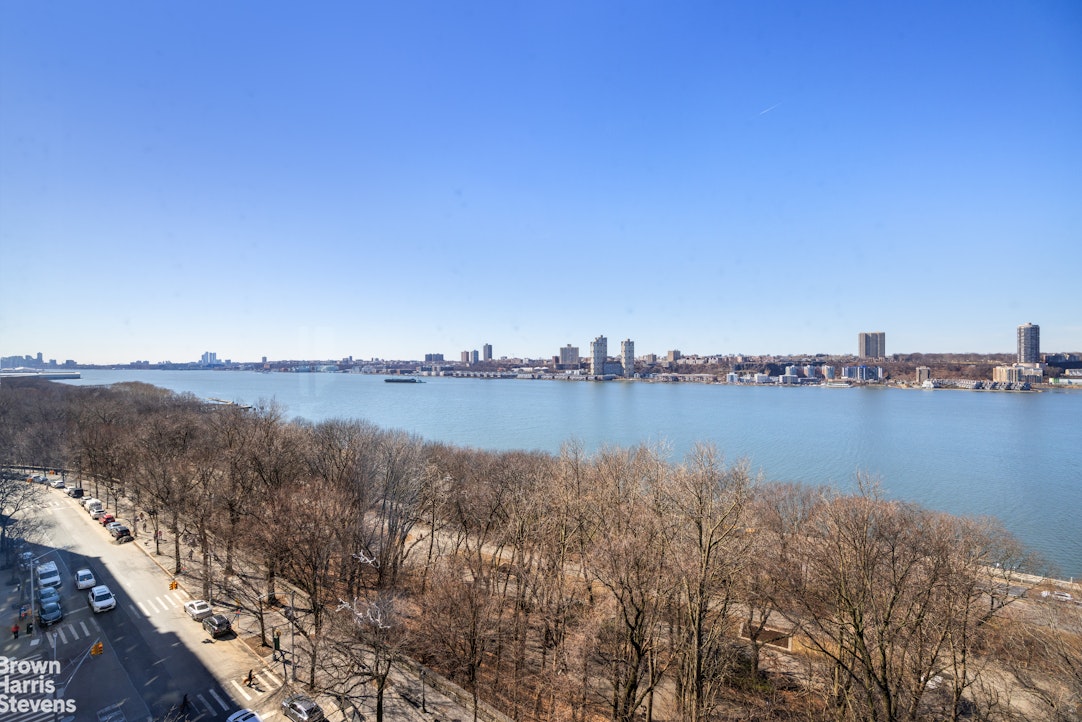 140 Riverside Drive, Unit 10J Manhattan, NY 10024 - Photo 6 of 17