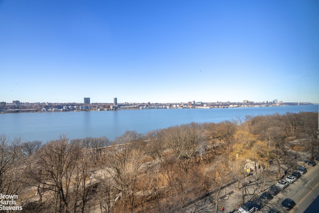 140 Riverside Drive, Unit 10J Manhattan, NY 10024 - Photo 7 of 17