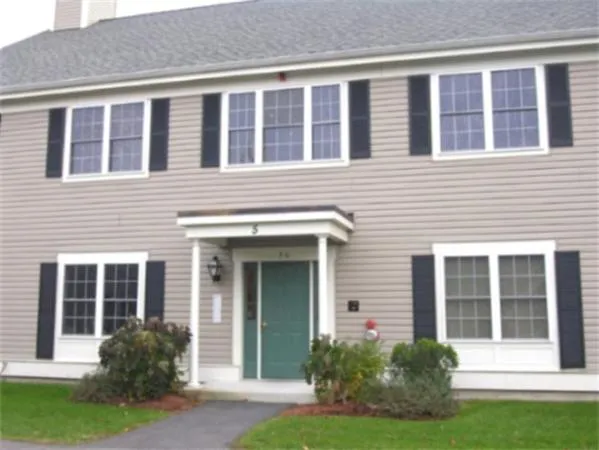 $3,395 | 2 Abbott Lane, Unit 6, Concord, MA 01742