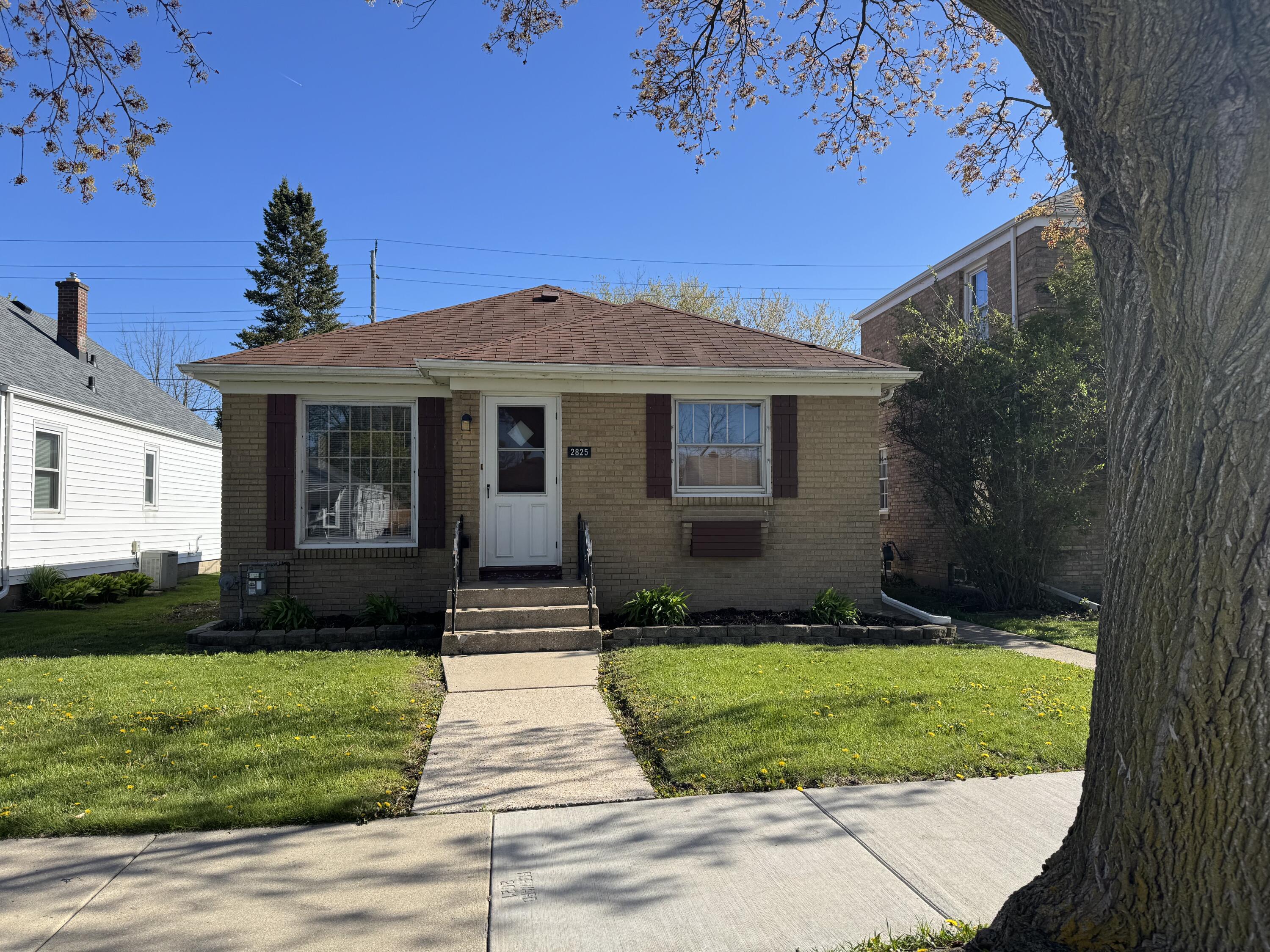 2825 Dwight Street Racine, WI 53403 - Photo 1 of 1 IMG_0904