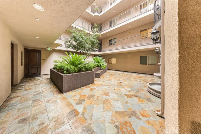 $4,950 | 11218 Camarillo Street, Unit 404, Toluca Lake, CA 91602