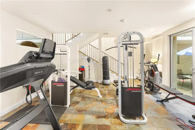 $4,950 | 11218 Camarillo Street, Unit 404, Toluca Lake, CA 91602