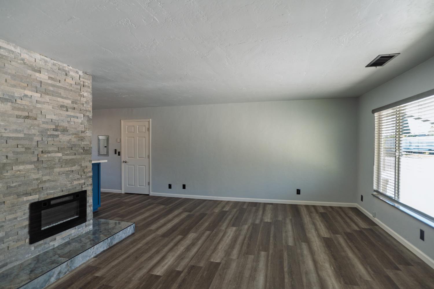 27 Emerald Drive Merced, CA 95340 - Photo 5 of 54