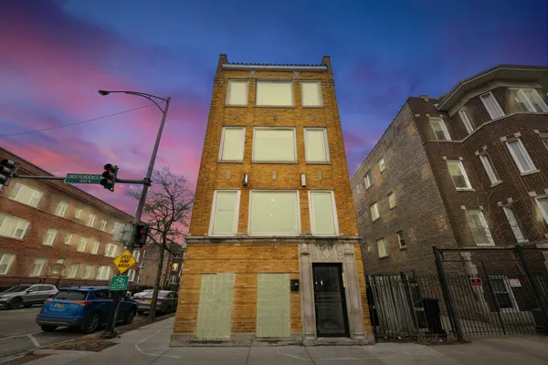 $144,000 | 801 South Independence Boulevard, Unit 1, Chicago, IL 60624