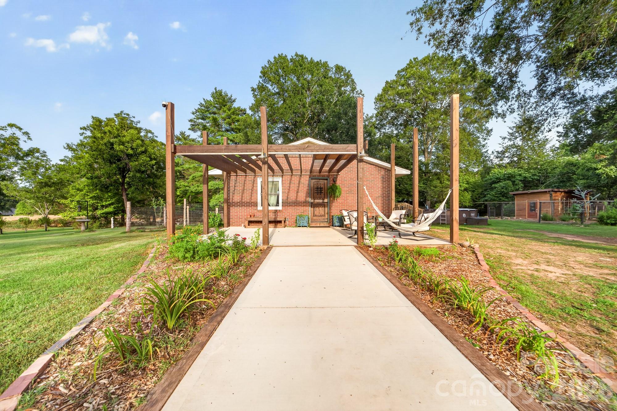 561 North Shiloh Road York, SC 29745 - Photo 4 of 41 Gallery Image 4