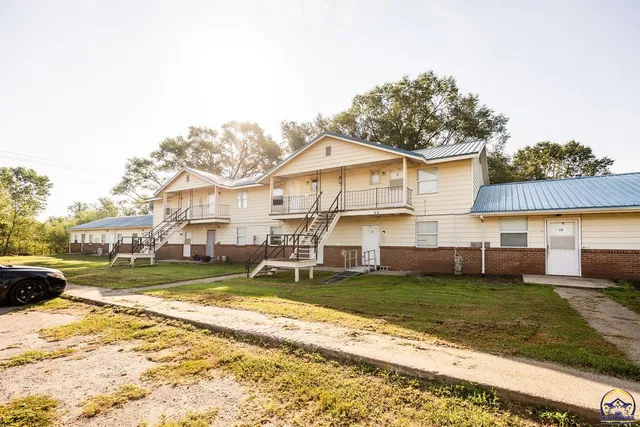 $624,560 | 104 10th Street, Ogden, KS 66517