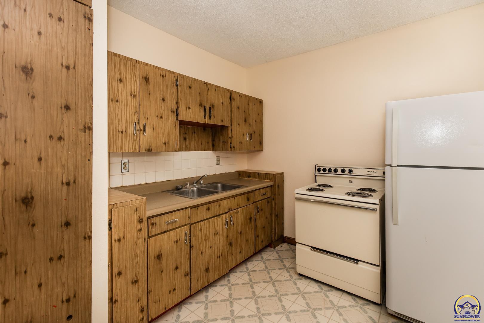 104 10th Street Ogden, KS 66517 - Photo 21 of 29