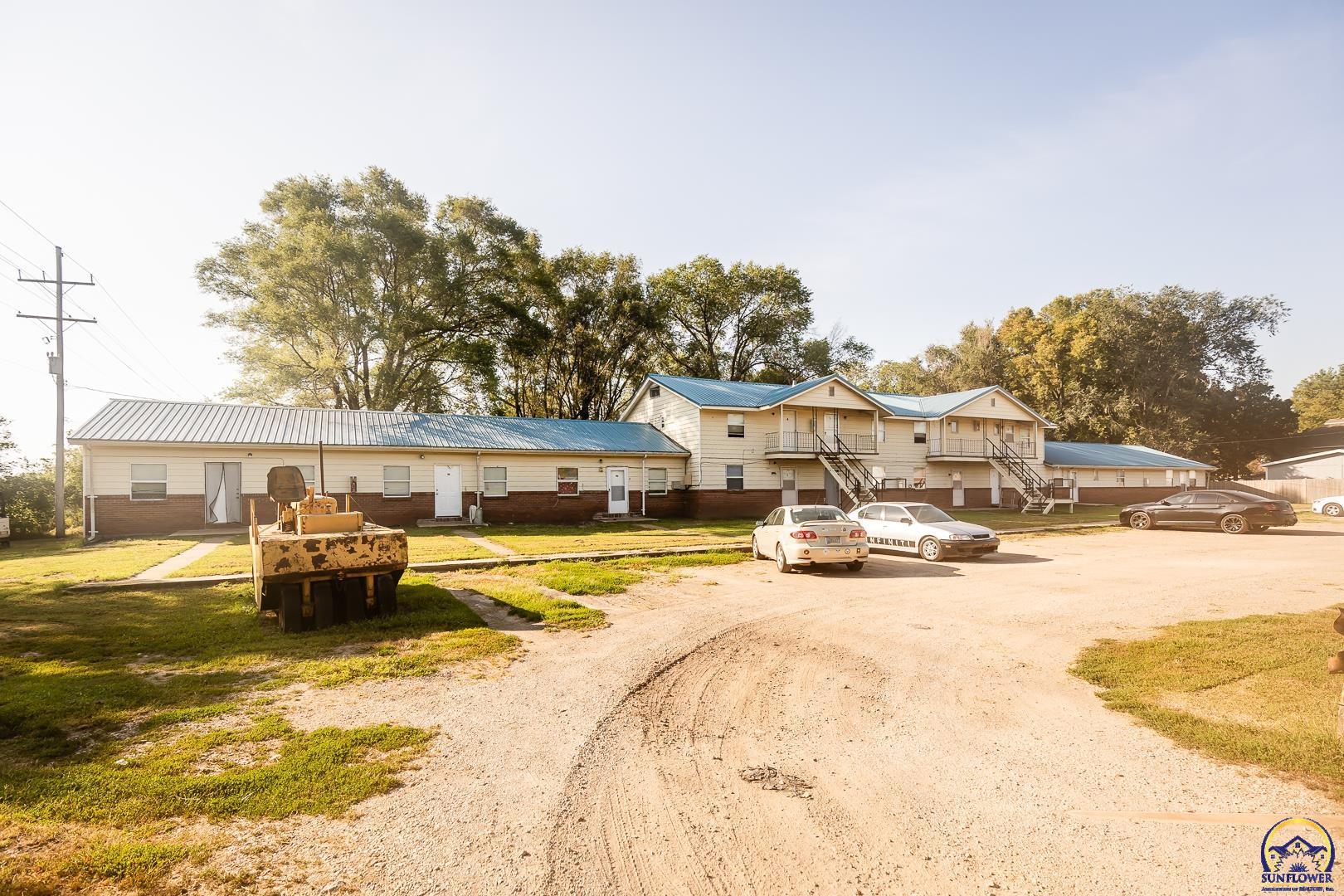 104 10th Street Ogden, KS 66517 - Photo 3 of 29