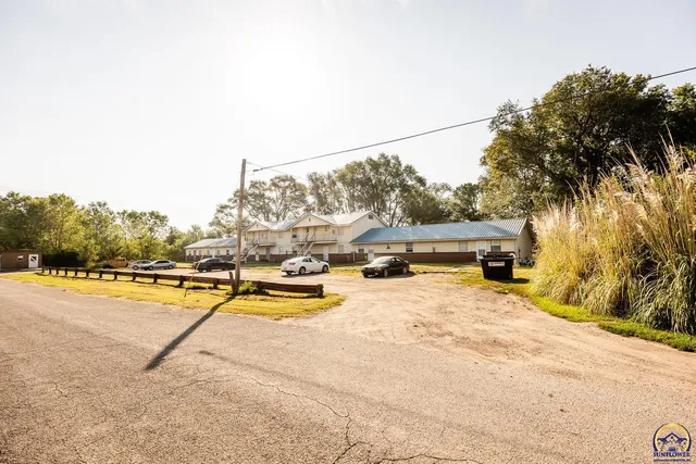 $624,560 | 104 10th Street, Ogden, KS 66517