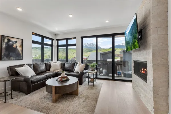 $1,170,000 | 930 Blue River Parkway, Unit 636, Silverthorne, CO 80498