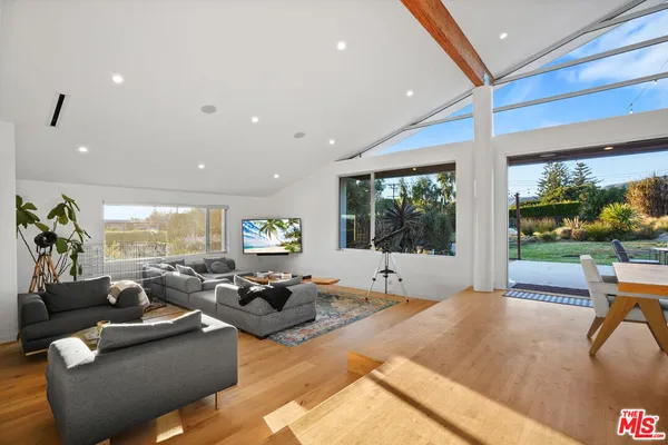 $22,000 | 30479 Morning View Drive, Malibu, CA 90265