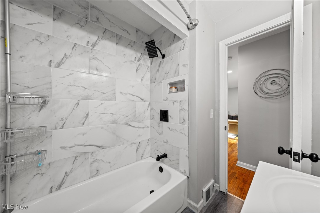 1623 Overbrook Road Cleveland, OH 44124 - Photo 28 of 38