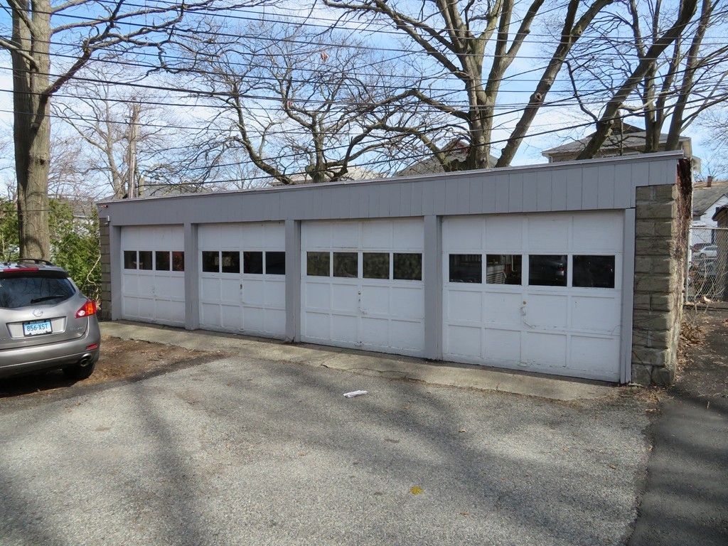78 Downing Street Worcester, MA 01610 - Photo 3 of 29