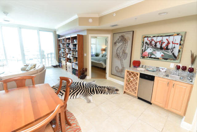 27800 Canal Road, Unit 215 Orange Beach, AL 36561 - Photo 13 of 30 Wet Bar, Dining, LR