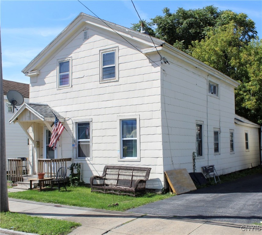 707 Wolf Street Syracuse, NY 13208 - Photo 2 of 25