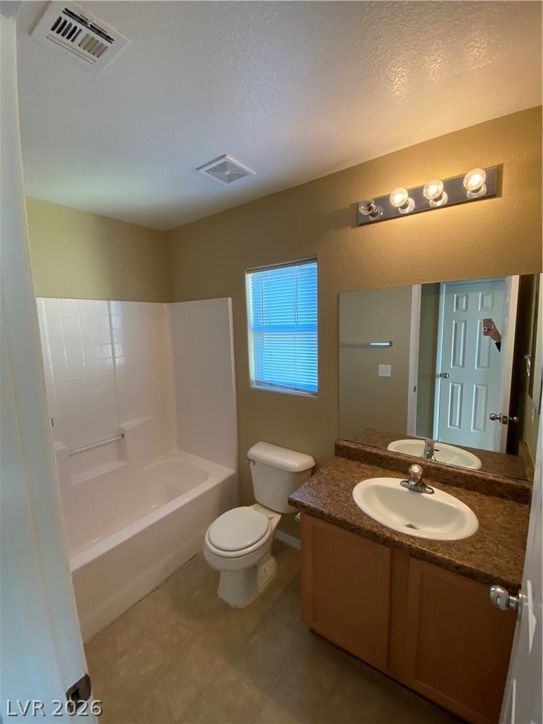4790 Pinon Pointe Road Las Vegas, NV 89115 - Photo 13 of 16 Shared Bath
