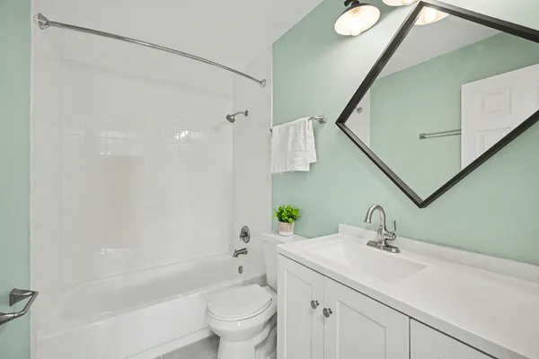 $329,900 | 27W685 Grasmere Drive, Unit 1808, Winfield, IL 60190