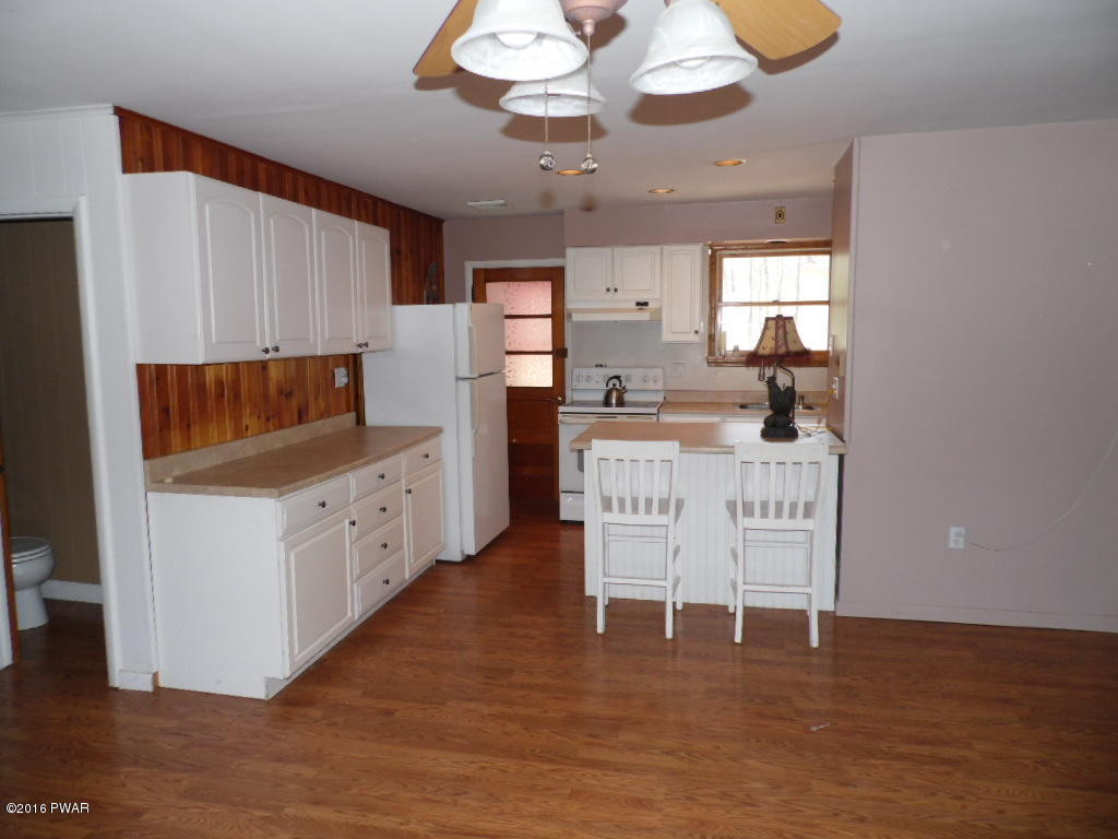 152 Gold Key Road Milford, PA 18337 - Photo 4 of 37 Dining room to kitchen 2