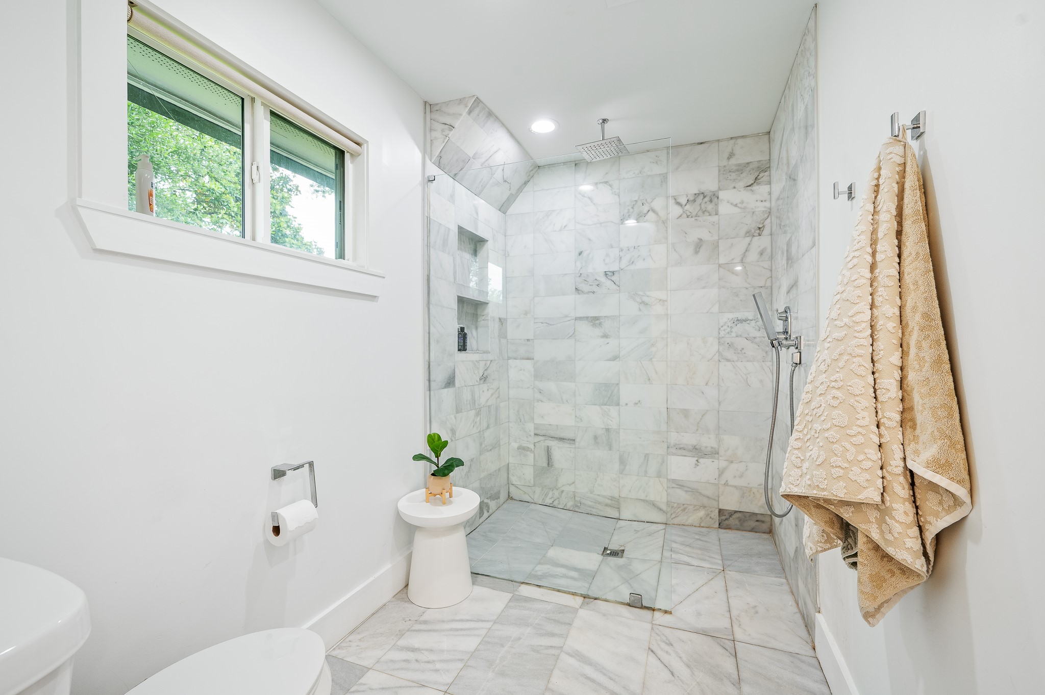 2102 Teague Road Houston, TX 77080 - Photo 25 of 42