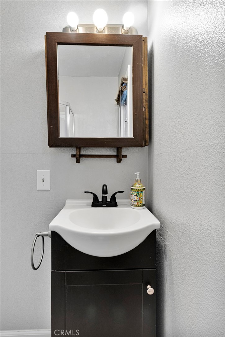 1038 Robin Road Wrightwood, CA 92397 - Photo 23 of 39 Gallery Image 23