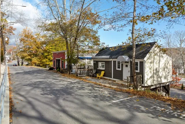 $550,000 | 43 Oak Street, Boothbay Harbor, ME 04538