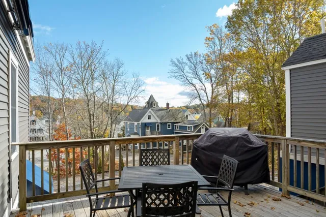 $550,000 | 43 Oak Street, Boothbay Harbor, ME 04538