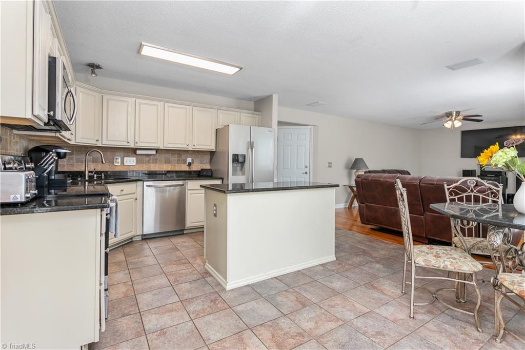 6115 High View Road Greensboro, NC 27410 - Photo 10 of 46 Gallery Image 10