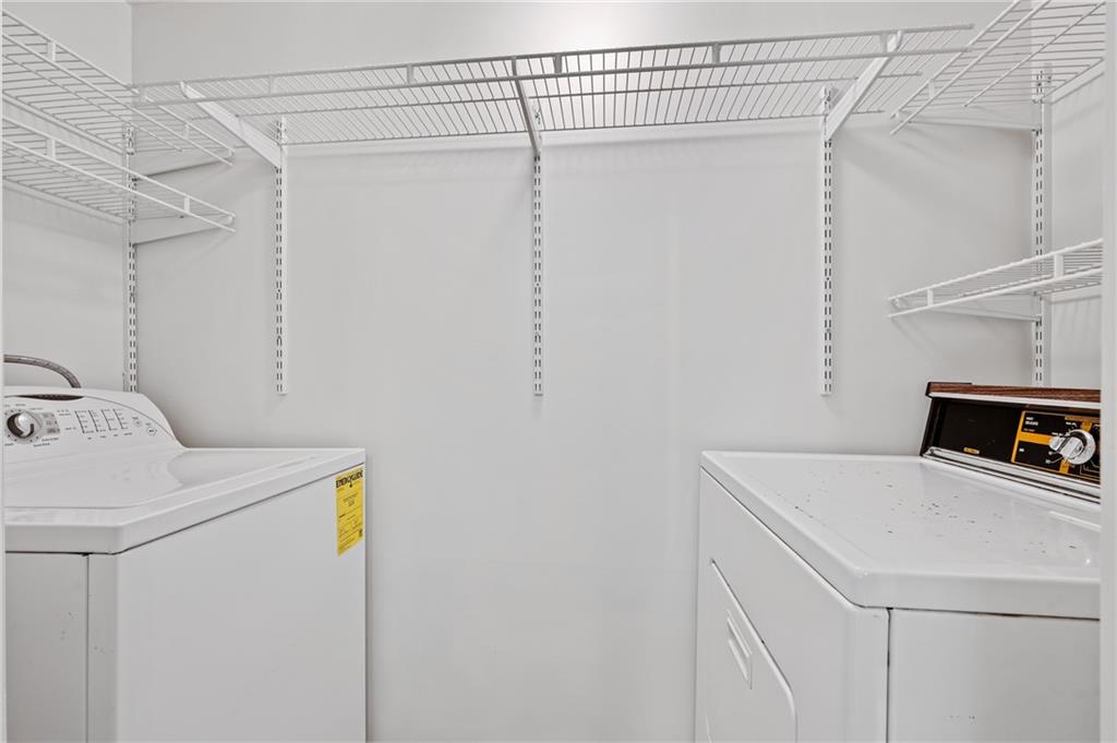 31 Huston Road Oakmont, PA 15139 - Photo 10 of 38 a utility room with dryer and washer