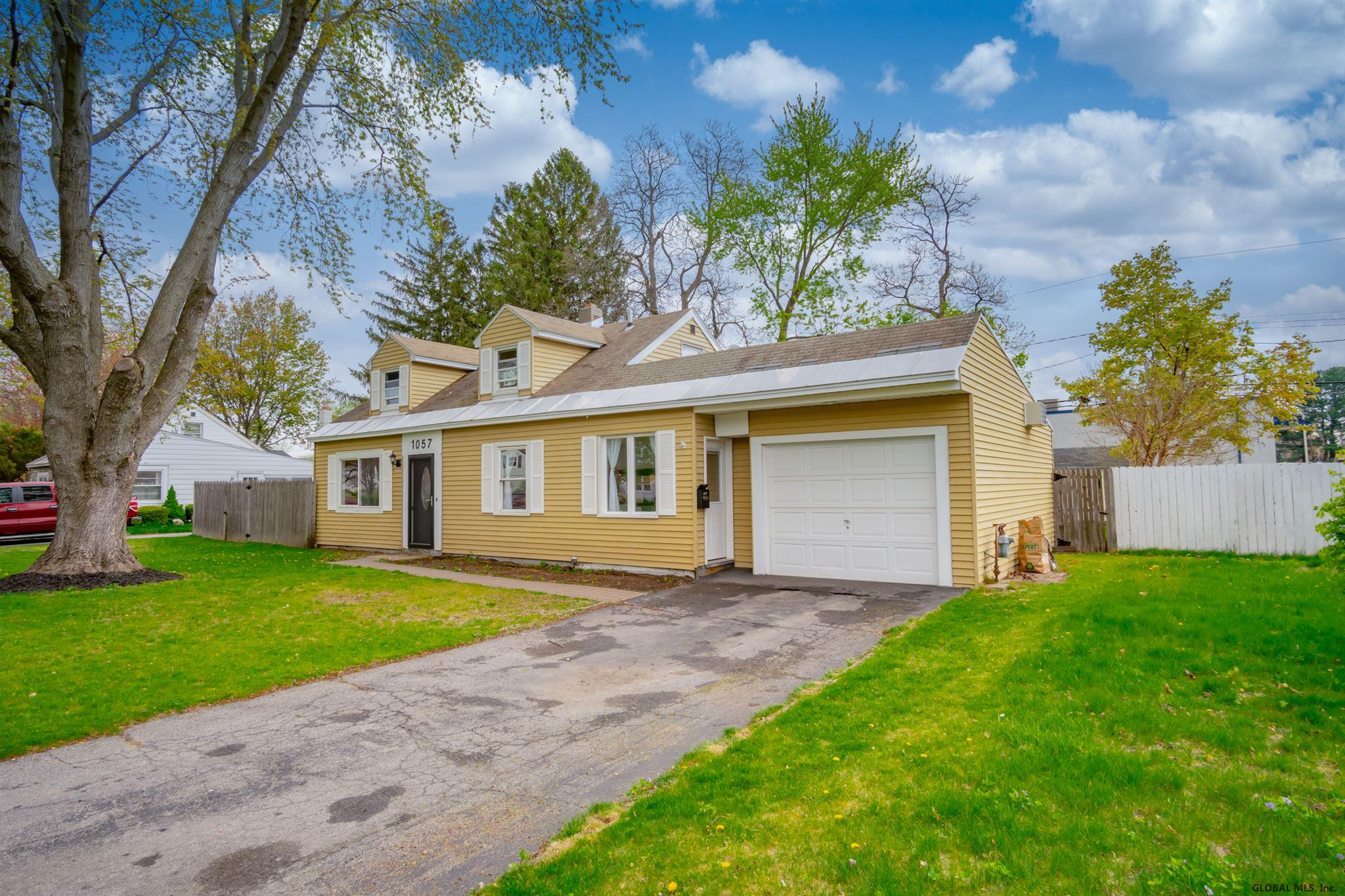 1057 Roberta Road Rotterdam, NY 12303 - Photo 4 of 46 Photo 4