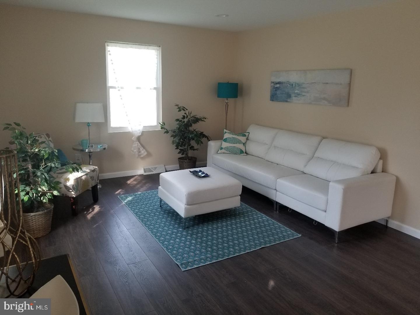 7 Willingboro Road Sewell, NJ 08080 - Photo 4 of 23 Living Room