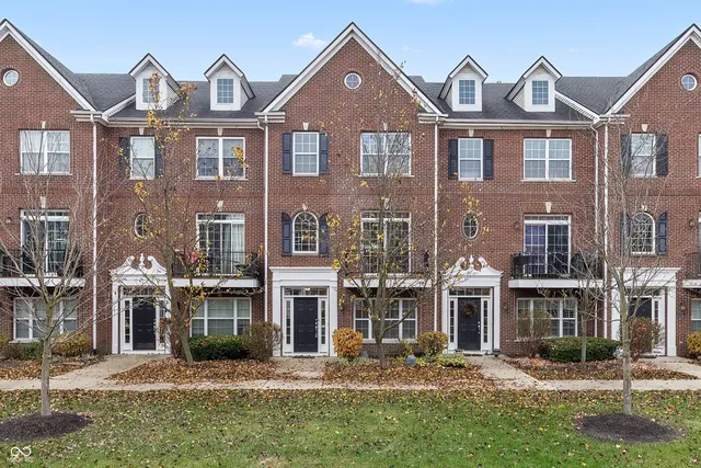 $299,900 | 11725 Chant Lane, Unit 5, Zionsville, IN 46077