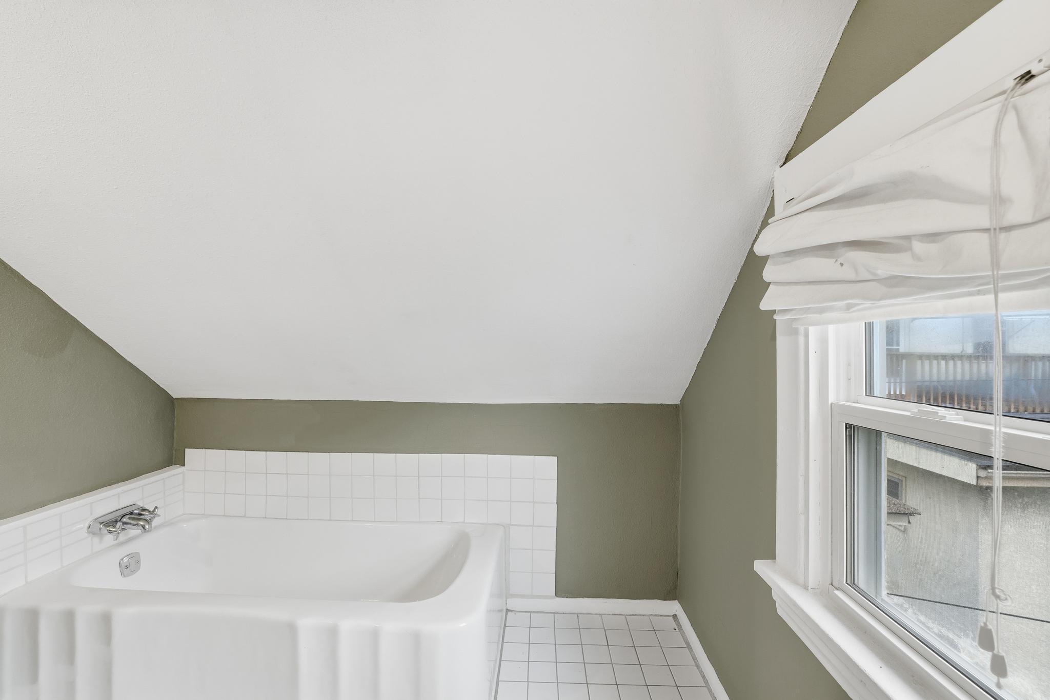 1911 East 35th Street Minneapolis, MN 55407 - Photo 17 of 25