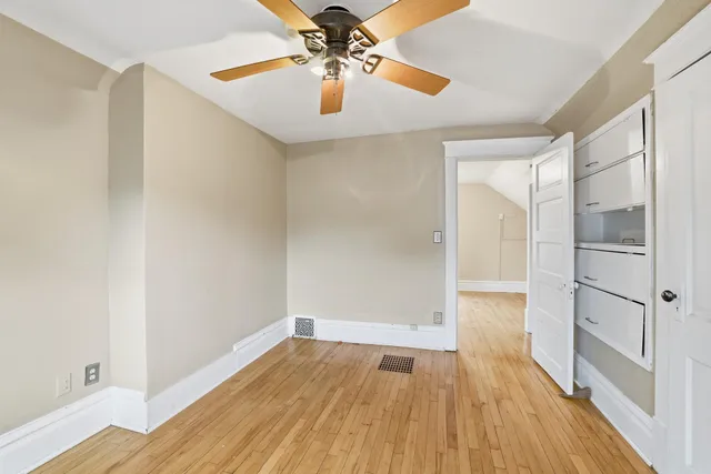 $249,900 | 1911 East 35th Street, Minneapolis, MN 55407