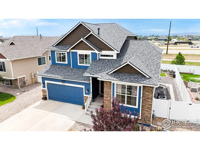 a house view with a outdoor space