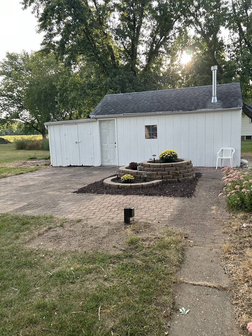 65 West Southmor Road Morris, IL 60450 - Photo 4 of 13