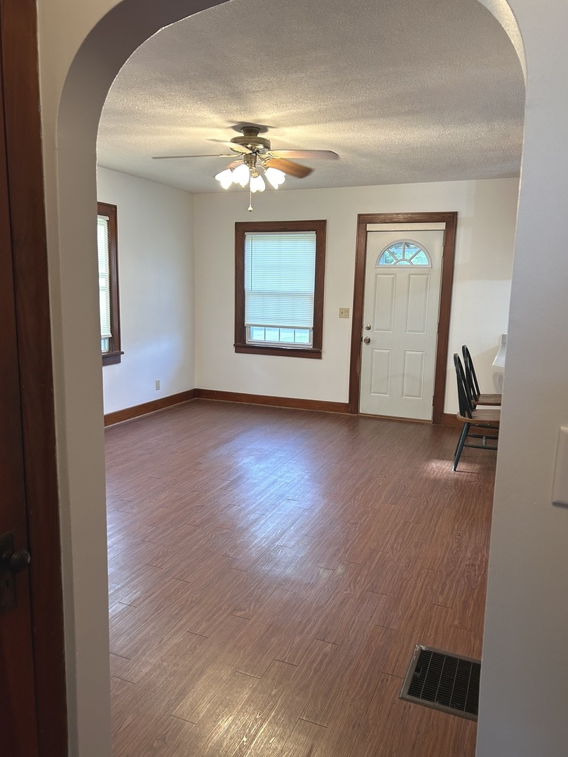 65 West Southmor Road Morris, IL 60450 - Photo 7 of 13
