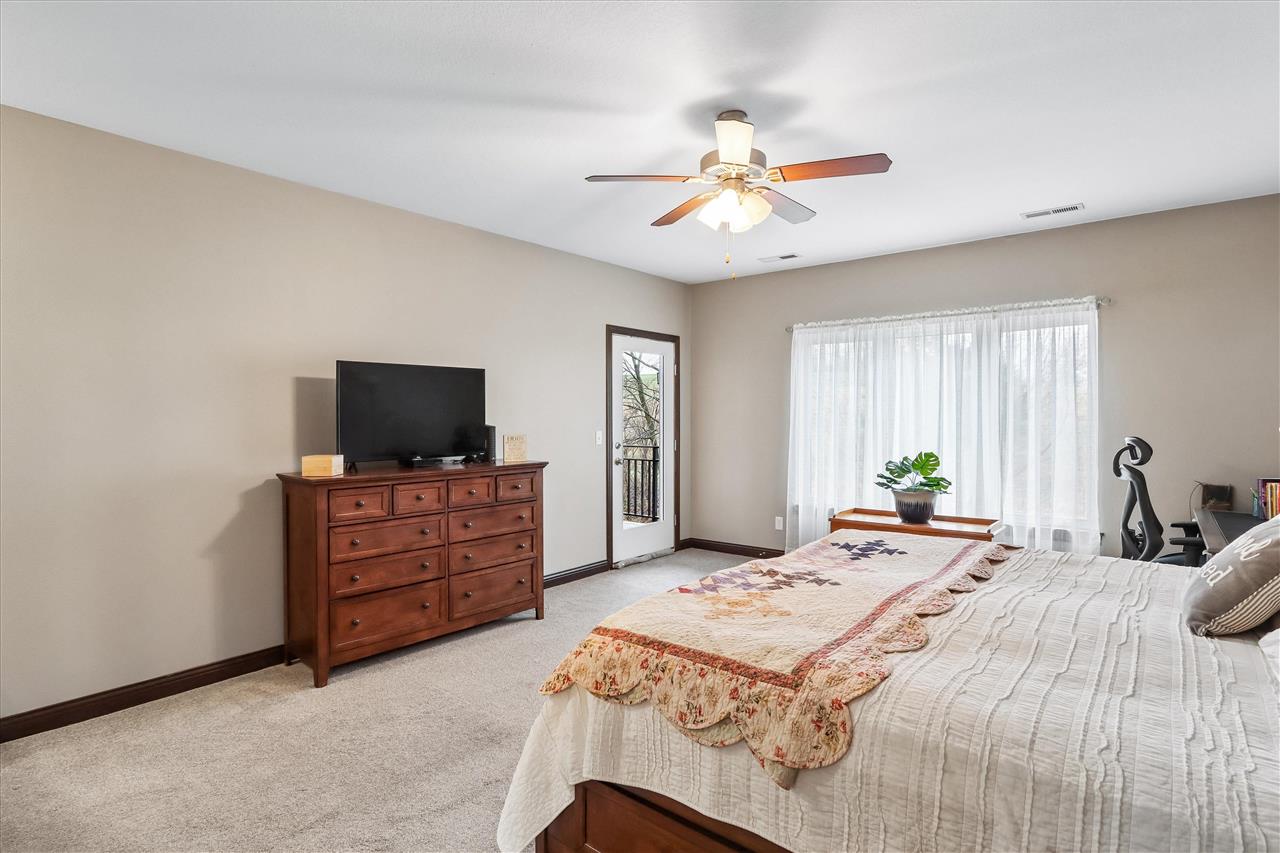 1092 Walnut Avenue, Unit 220 Riverside, IA 52327 - Photo 13 of 25 Gallery Image 13