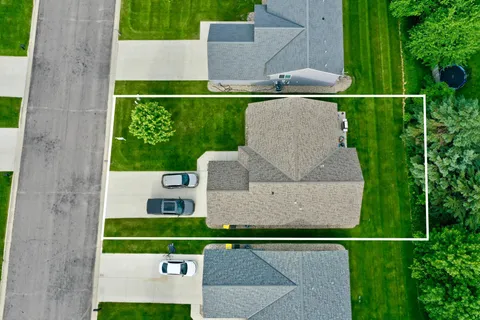 $295,000 | 1633 18th Avenue Northwest, Willmar, MN 56201