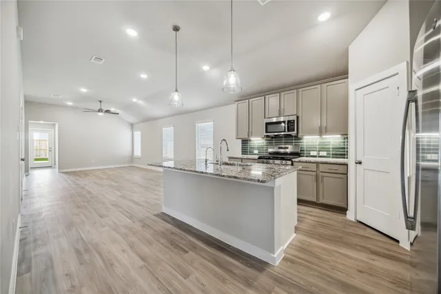 $2,500 | 21655 Wave Holw Drive, Cypress, TX 77433