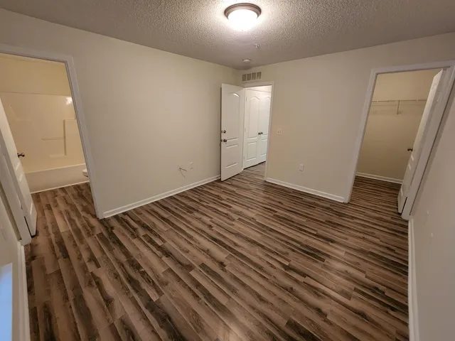 $1,000 | 3000 South Adams Street, Unit 918, Tallahassee, FL 32301