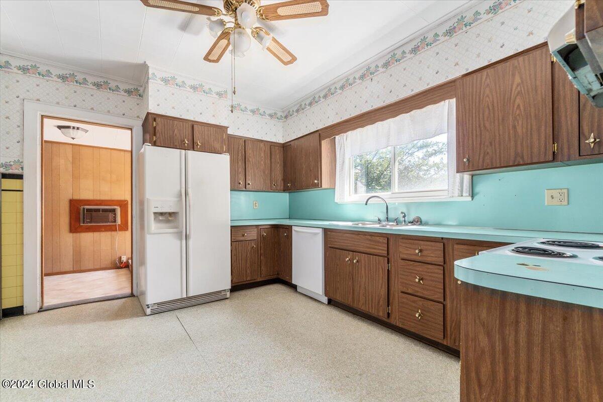 21 Boght Road Colonie, NY 12189 - Photo 13 of 30 36-DSC07542