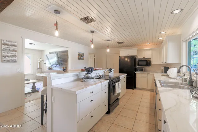 $6,000 | 10825 North 85th Place, Unit 1, Scottsdale, AZ 85260