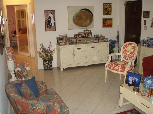 251 Bunker Ranch Road West Palm Beach, FL 33405 - Photo 3 of 18 3 Living Room 2