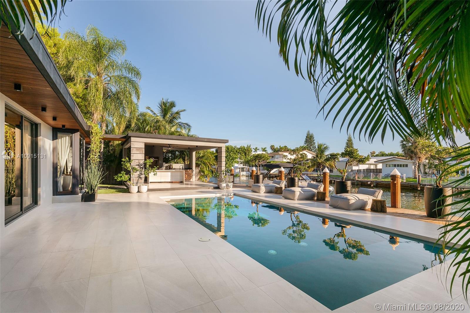 1920 Northeast 119th Road North Miami, FL 33181 - Photo 27 of 35 Gallery Image 27