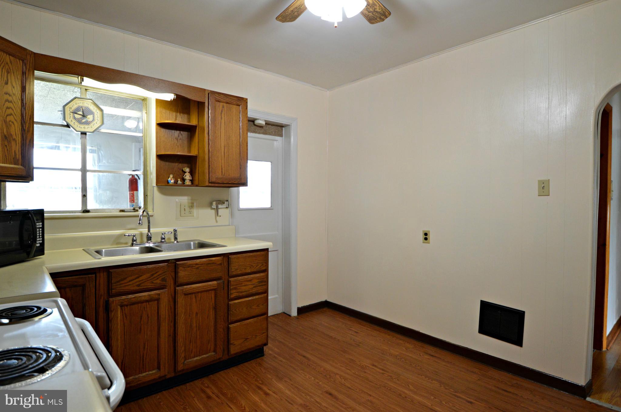 1066 Mount Joy Road Manheim, PA 17545 - Photo 10 of 38 Gallery Image 10
