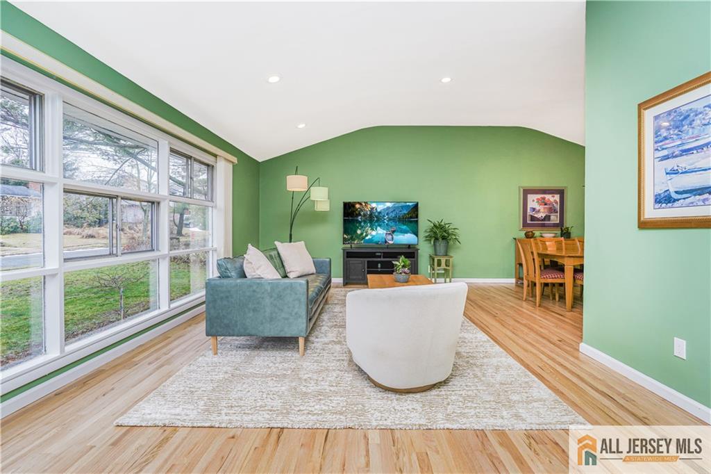 11 Agate Road East Brunswick, NJ 08816 - Photo 6 of 49