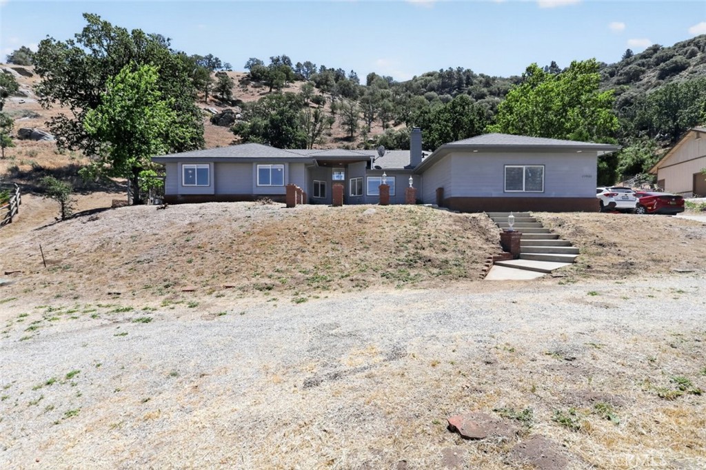 29560 Butterfield Way Tehachapi, CA 93561 - Photo 1 of 44