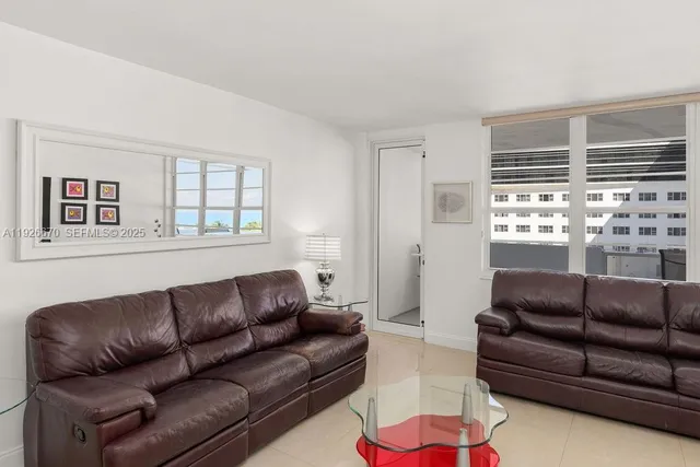 $559,000 | 100 Lincoln Road, Unit 702, Miami Beach, FL 33139