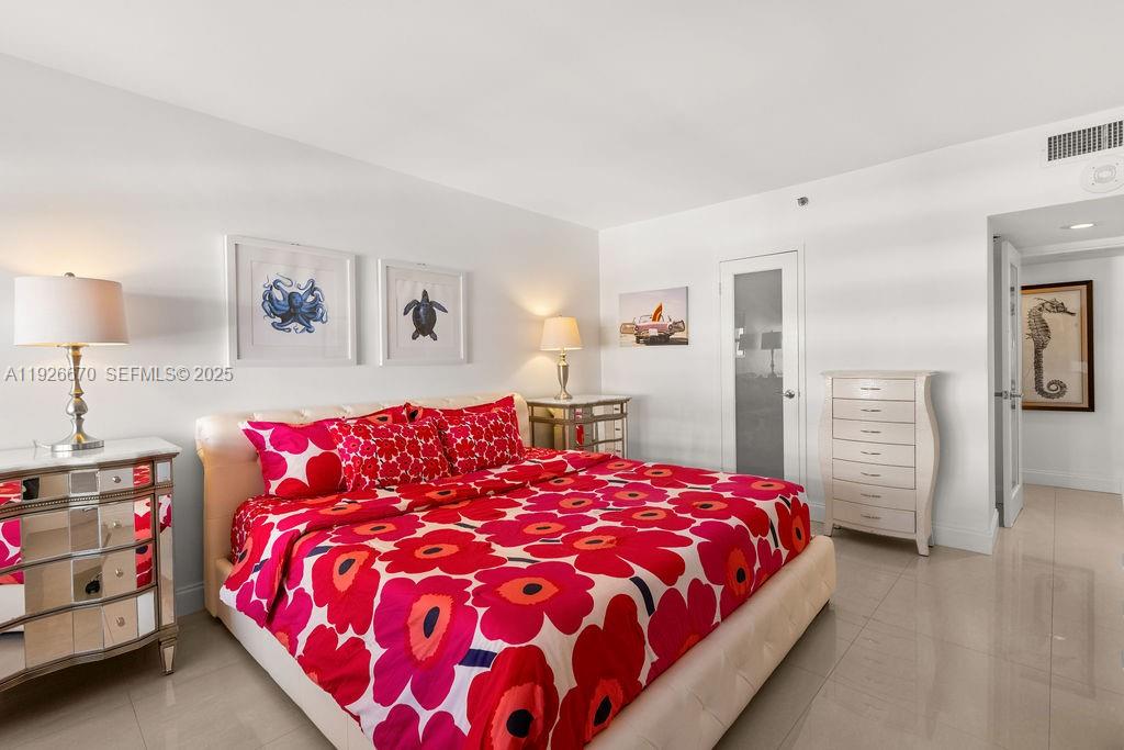 100 Lincoln Road, Unit 702 Miami Beach, FL 33139 - Photo 17 of 20